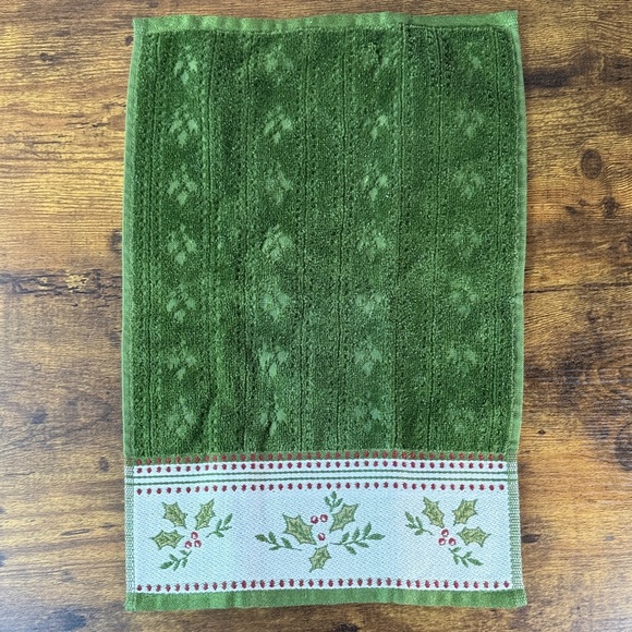 Green Holiday Towel with Holly Design - Picture 1 of 6